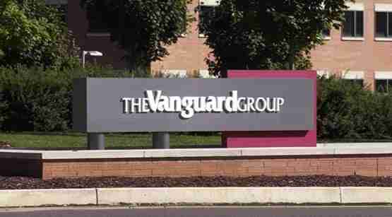 拉里·芬克（Larry Fink）如何让贝莱德（BlackRock）看好比特币，尽管其最大持有者持